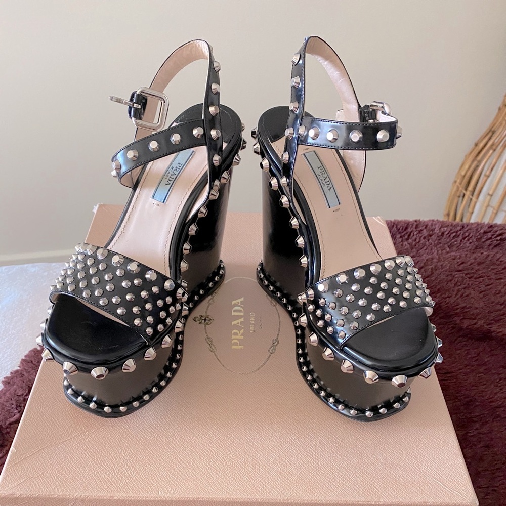 Prada stud spiked wedges Blk